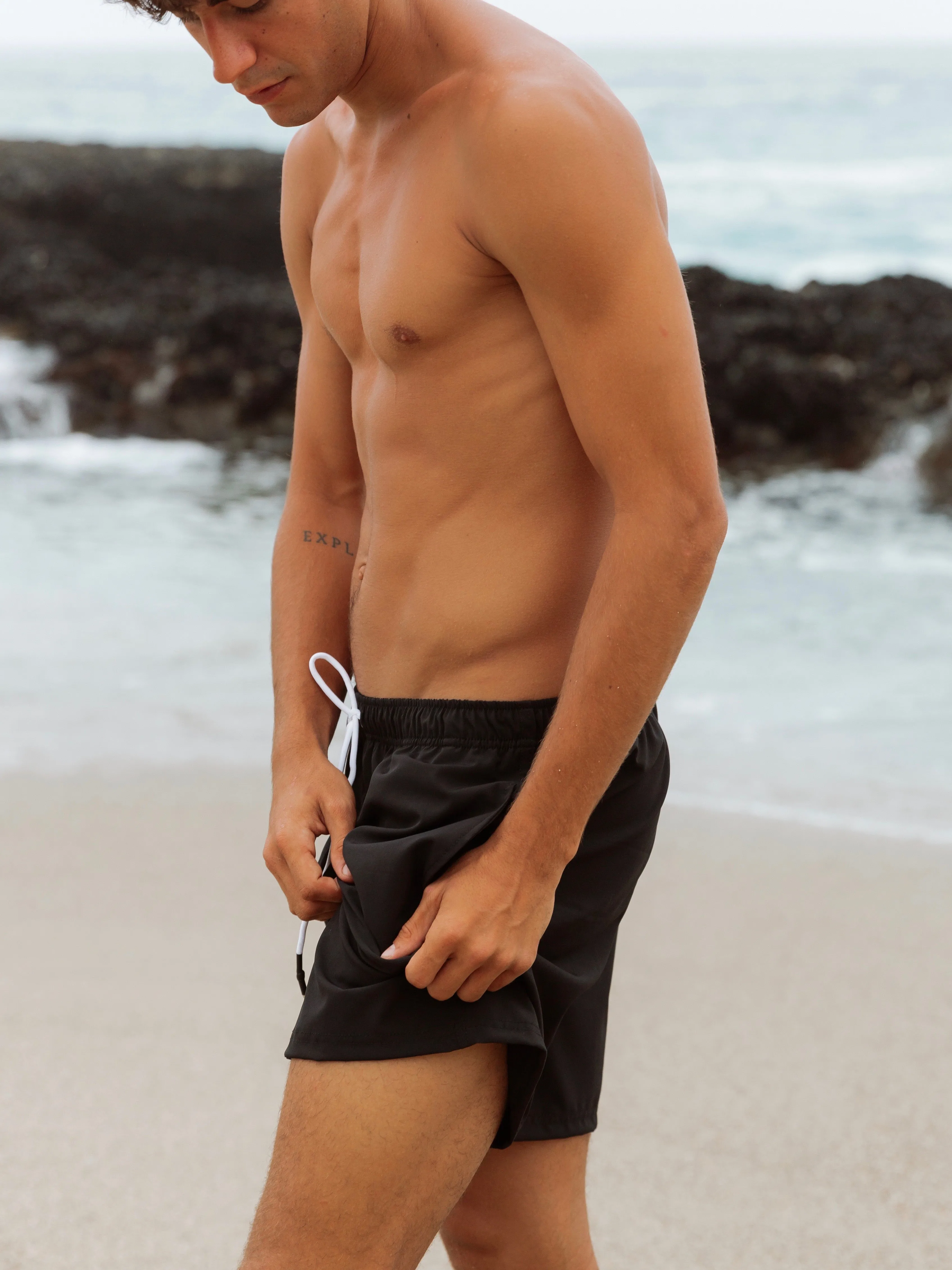 BOYFRIEND SHORTS / BLACK
