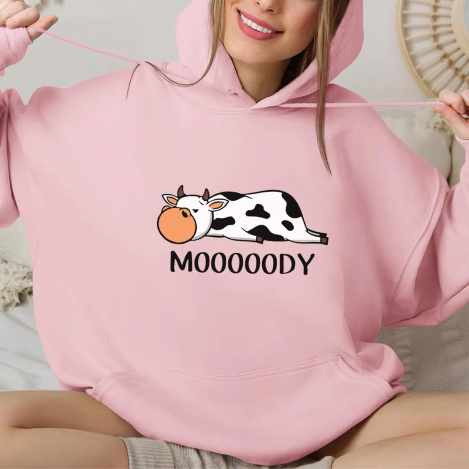 Cute Cow Print Graphic Hoodie For Women Funny Aesthetic Sweatshirts With Pockets Casual Fleece Pullover Sweaters
