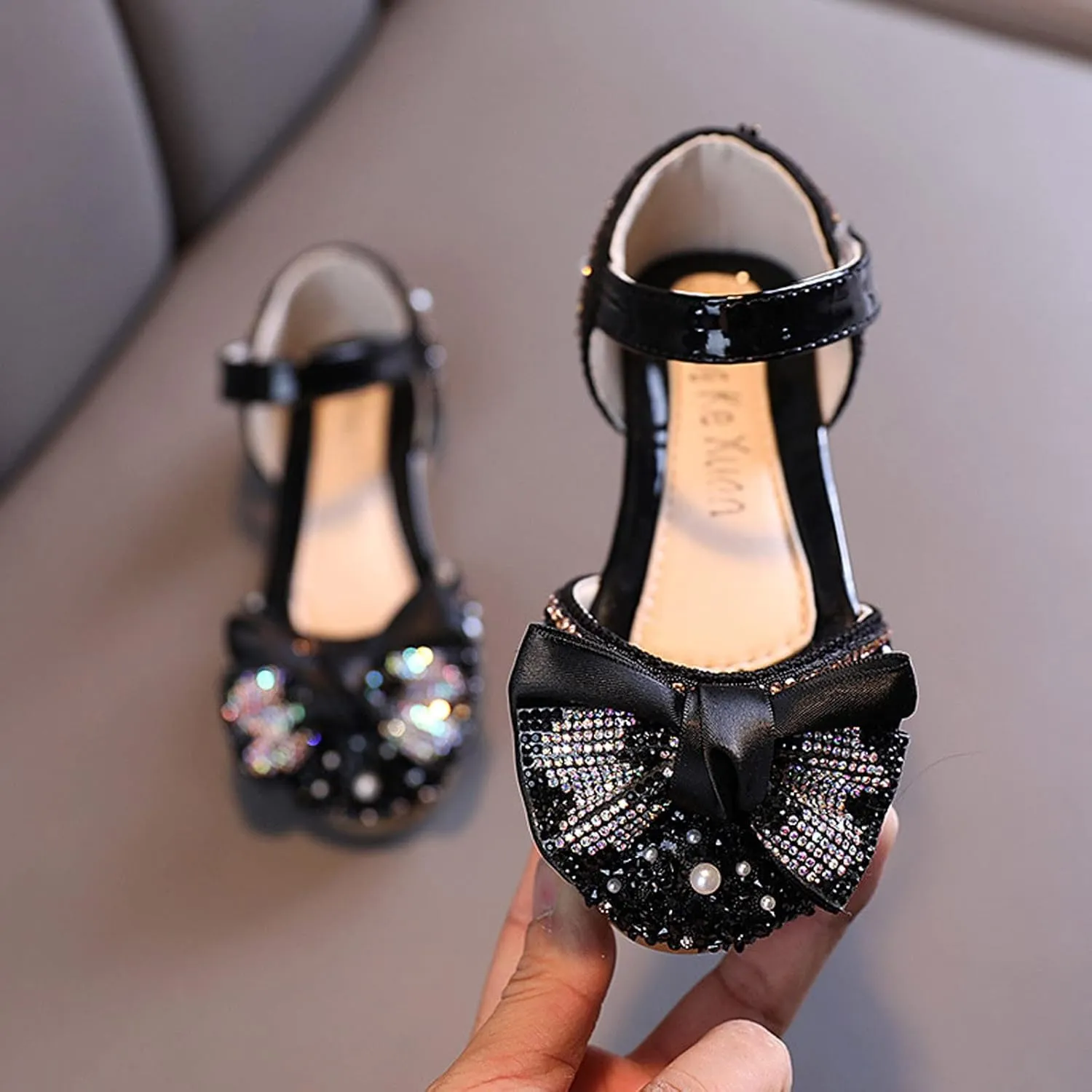 Fashion Spring and Summer Children Dance Shoes Girls Dress Show Princess Shoes Pearl Bowknot Kids Squeaky Shoes Girls