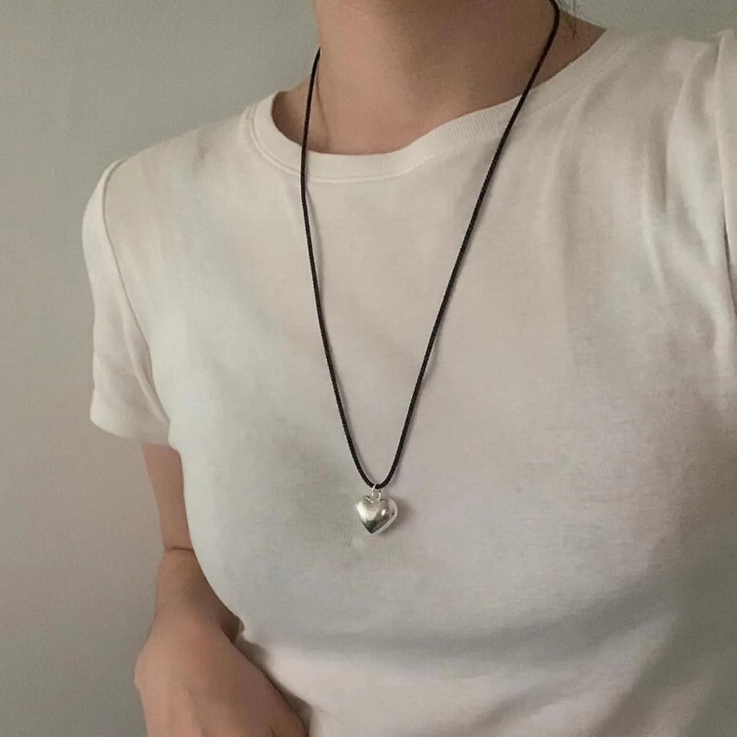 Heart Pendant Necklace Minimalist Heart Charm Choker Chain Jewelry for Women Cotton Rope Clavicle Chain Jewelry