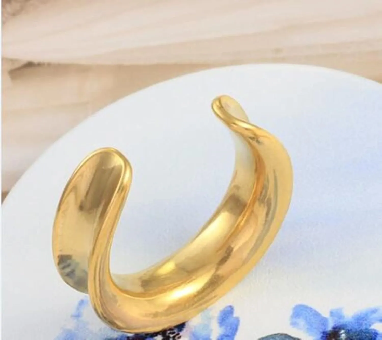 Piercing Jewelry Surgical Steel, Body Piercing Jewelry for Ears U Shape Ear Stretcher Saddle Plugs Gauge