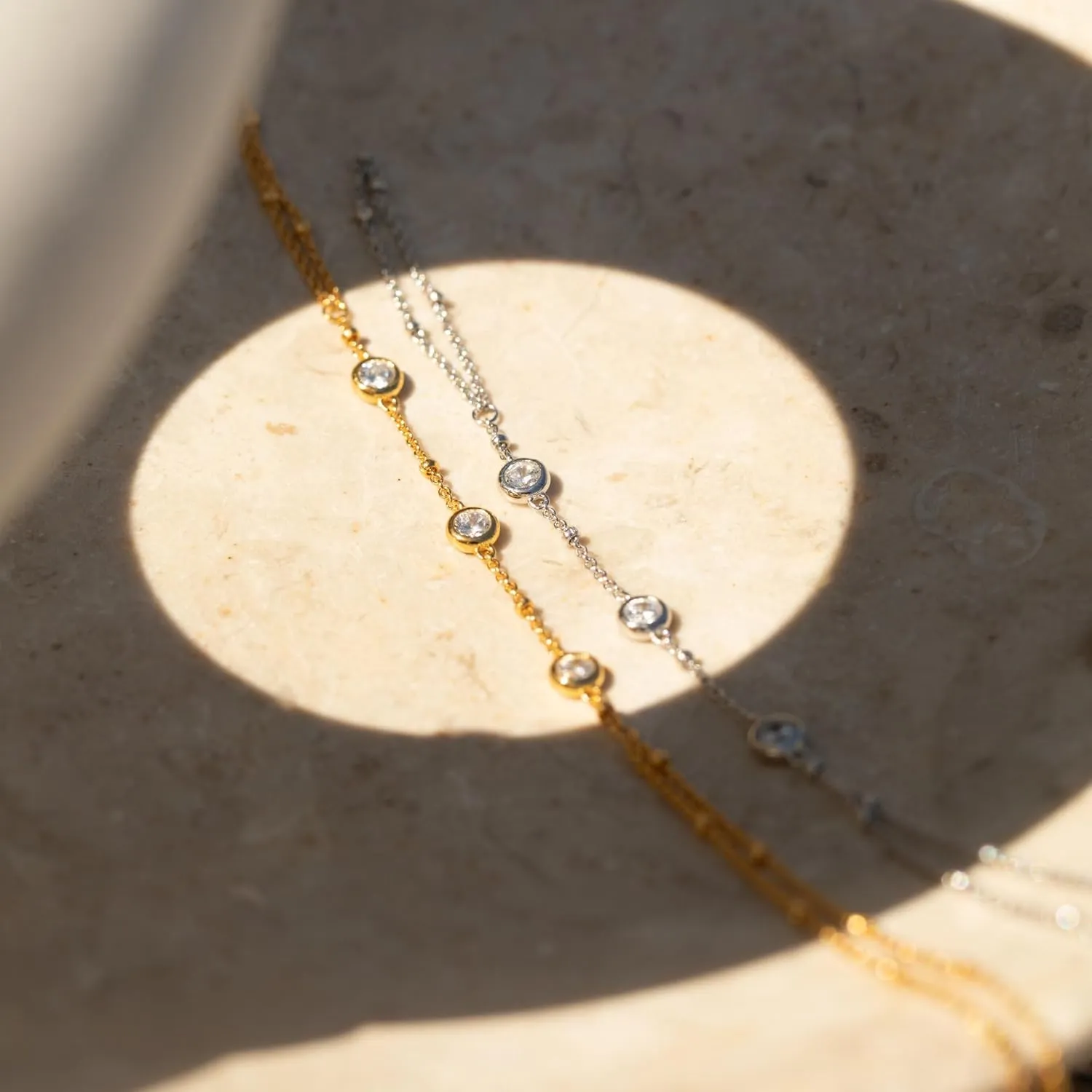 Ring Bracelet Hand Chain Bracelet Simple Dainty Gold Finger Bracelet Ring Hand Chain Slave Bracelets Boho Summer Beach Jewelry for Women
